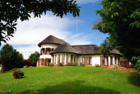 Maclear Manor